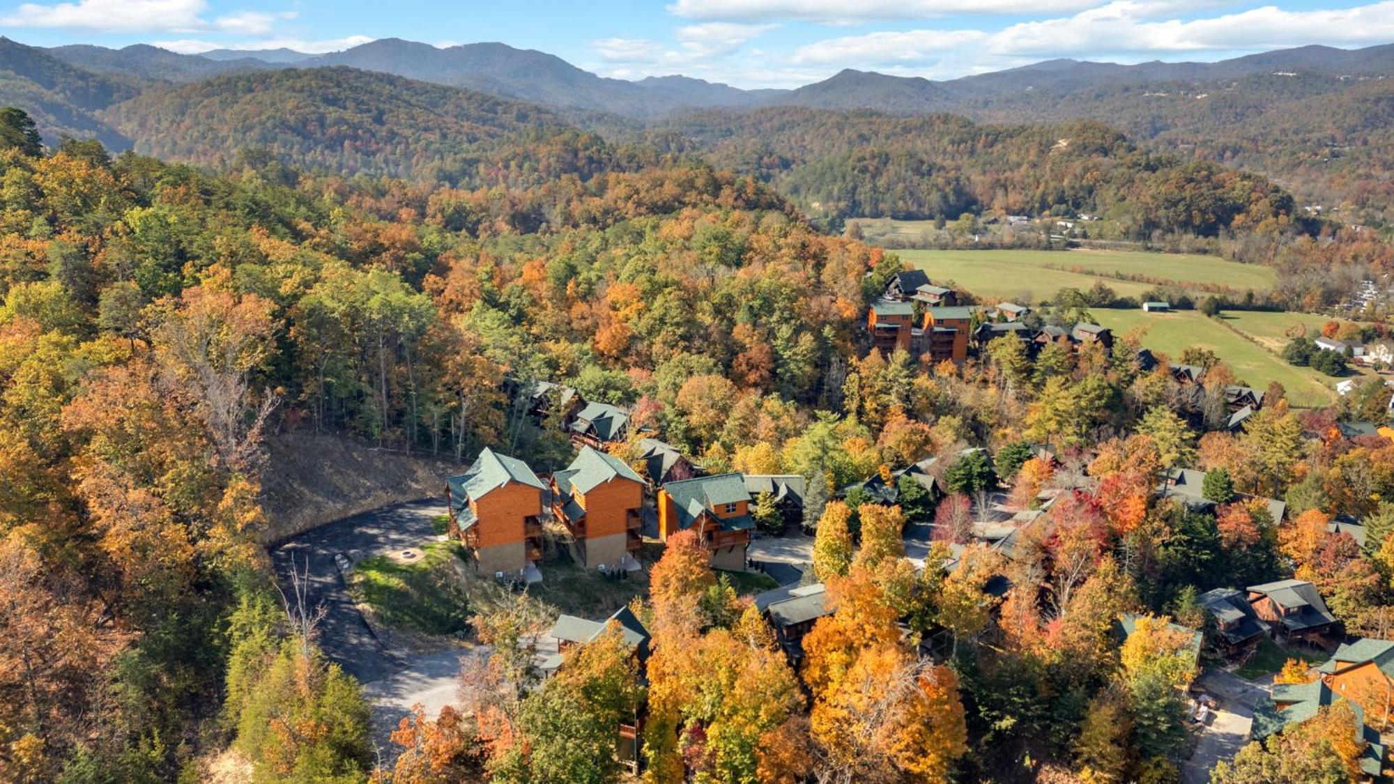 New Luxury Cabin With Indoor Pool, Hot Tub, & Theater Pigeon Forge Exterior foto